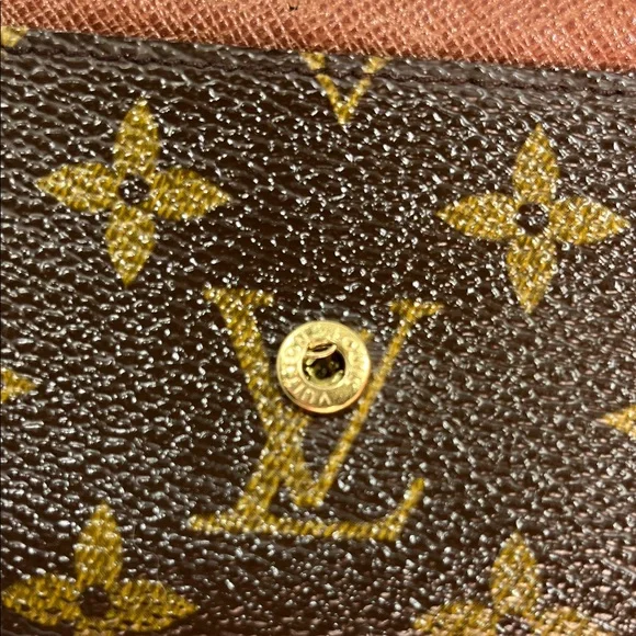Louis Vuitton Brown and Gold Monogram Clutch - Picture 3 of 6
